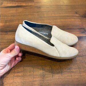 Dr. Scholls Dawned Loafers Women’s Size 6.5 Tan Ivory Perforated Comfort Shoes